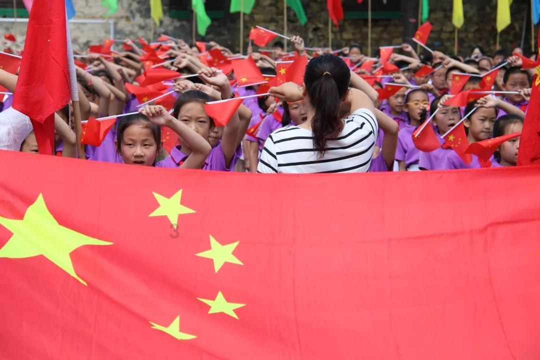 年味满满的手写春联 便宜实惠的车厘子 这些年货不能错过